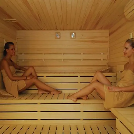 Eden Aparthotel 3*
