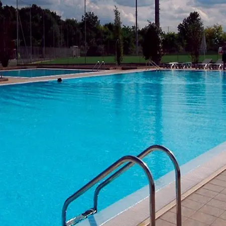 Eden Aparthotel 3*